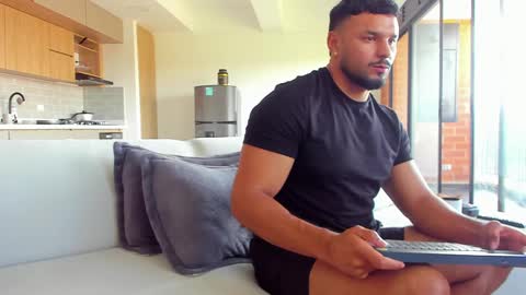 Jackson Wayne online show from November 3, 2:30 pm