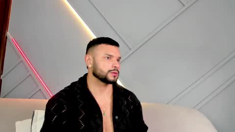 Snapshot of jackson_wayne__ chatting on February 19, 3:38 pm Jackson Wayne online show from February 19, 3:38 pm