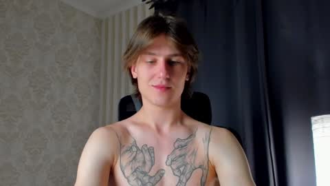 Snapshot of jacksonvox chatting on December 19, 12:13 am Nikolay online show from December 19, 12:13 am