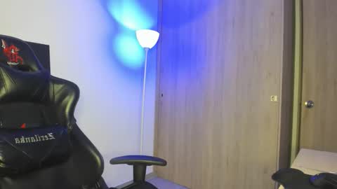 jacobb116 online show from December 3, 1:22 am