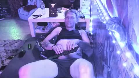 twistedboy online show from May 28, 6:11 am