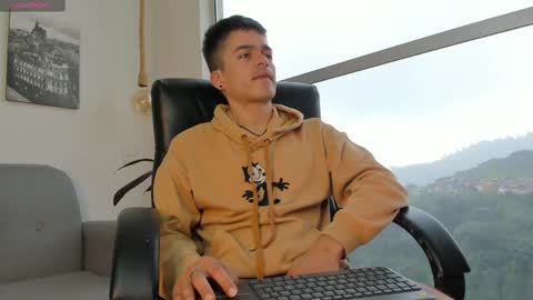 Snapshot of jacobstones_ chatting on February 23, 5:46 pm JACOB STONES online show from February 23, 5:46 pm