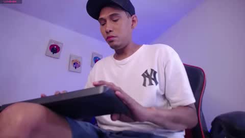 JAISON HALLS online show from October 9, 8:19 am