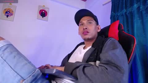 JAISON HALLS online show from November 17, 4:15 am