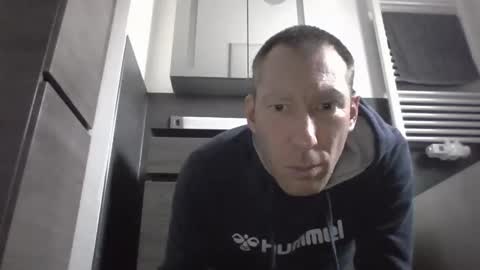 Snapshot of jak_81 chatting on January 22, 7:46 am jak_81 online show from January 22, 7:46 am