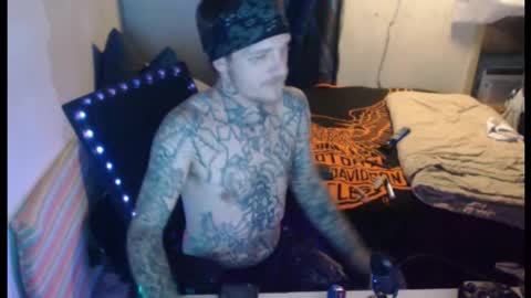 showingitoff online show from November 18, 6:17 am