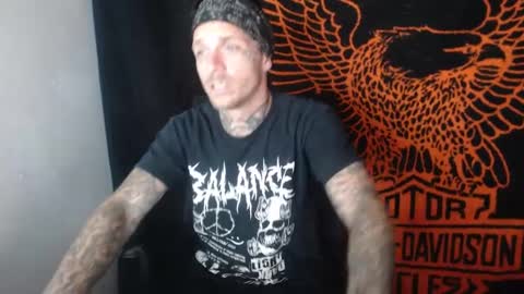 showingitoff online show from October 1, 4:27 am