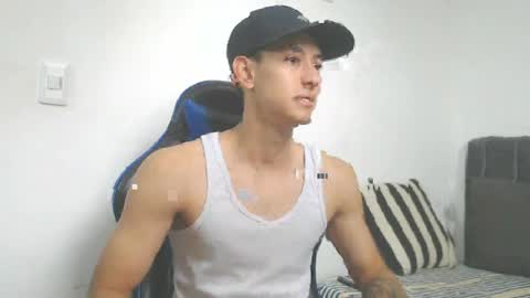 Hi guys im new 3 online show from April 8, 3:54 pm