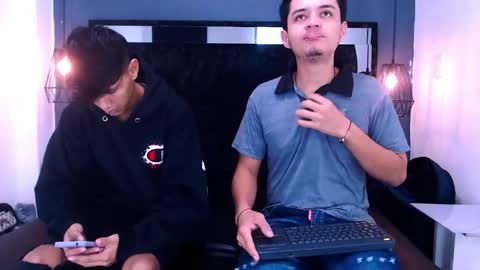 James y Kenet online show from February 6, 11:29 am