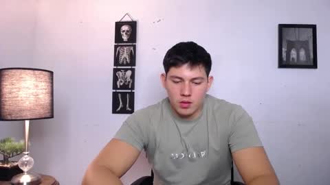 james_cr online show from November 23, 2:33 am