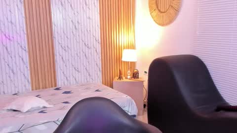 James online show from October 10, 9:07 pm