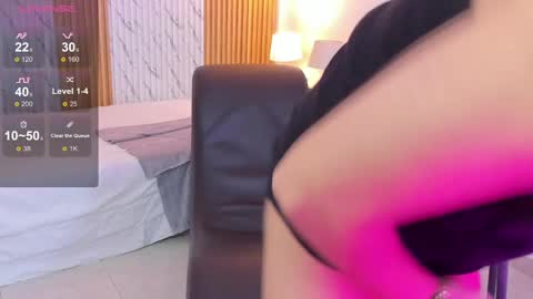 James online show from November 1, 9:30 pm