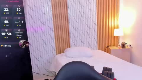 James online show from October 25, 9:27 pm