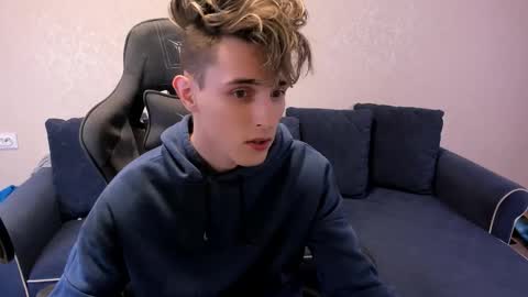 James online show from November 11, 6:57 pm