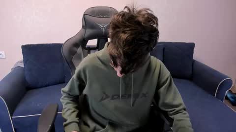 James online show from October 25, 6:53 pm