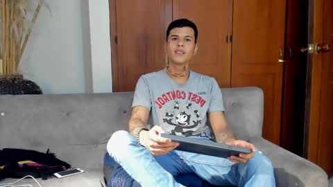 Jamesinked  online show from October 18, 2:49 am