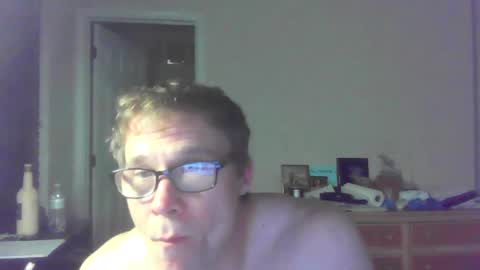 Snapshot of jamesjewels chatting on October 4, 2:38 am jamesjewels online show from October 4, 2:38 am