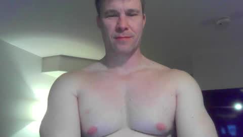 Snapshot of jamesjewels chatting on February 28, 2:20 am jamesjewels online show from February 28, 2:20 am