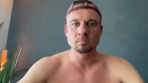 RoJan online show from April 7, 2:39 pm