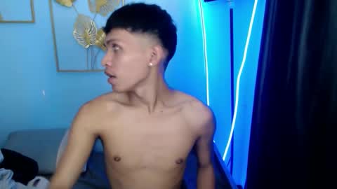 janlloyd04 online show from April 15, 6:02 am