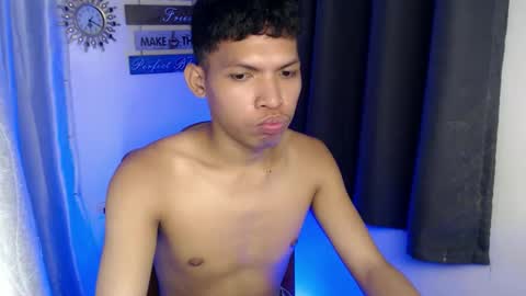 janlloyd04 online show from October 29, 8:17 am