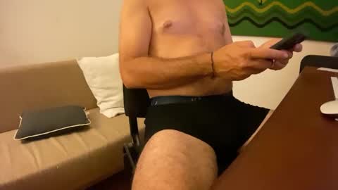 Snapshot of jarabedecereza chatting on March 4, 1:45 am MRA online show from March 4, 1:45 am