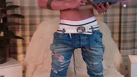Snapshot of jason_dredd chatting on September 20, 9:37 pm jason_dredd online show from September 20, 9:37 pm