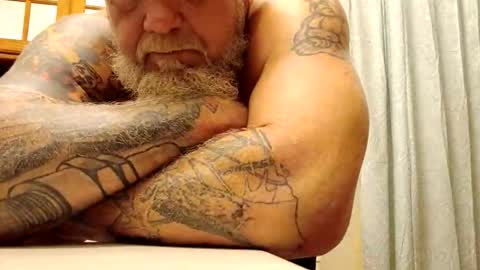 jasongriffey42 online show from November 17, 10:46 pm