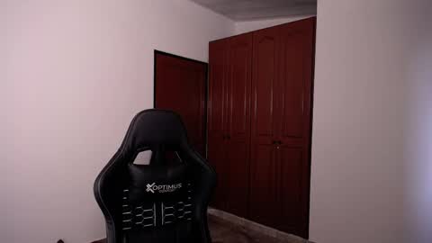 JKing  online show from April 1, 1:41 pm