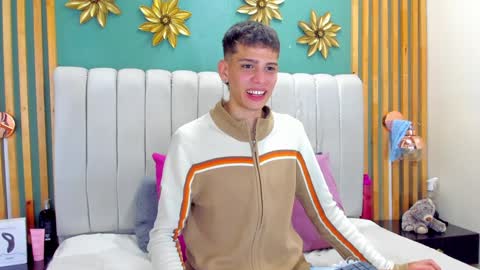 Snapshot of jasson_smit chatting on January 3, 2:08 pm J A S S O N online show from January 3, 2:08 pm