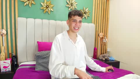 Snapshot of jasson_smit chatting on January 11, 2:04 pm J A S S O N online show from January 11, 2:04 pm