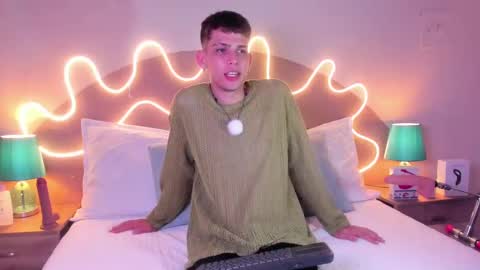 Snapshot of jasson_smit chatting on October 4, 8:35 pm J A S S O N online show from October 4, 8:35 pm