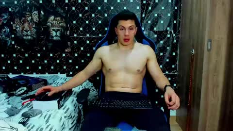 Javier online show from April 9, 6:30 am