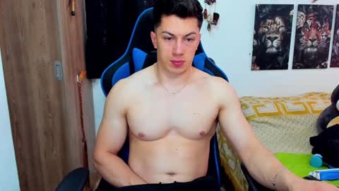 Javier online show from December 3, 7:11 pm