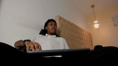 jax_maliq online show from October 7, 1:32 am
