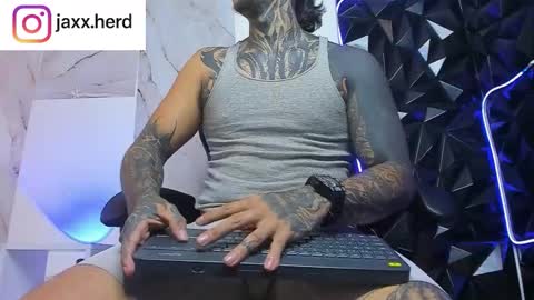 Snapshot of jaxxxonherd chatting on September 25, 1:21 pm Michael online show from September 25, 1:21 pm