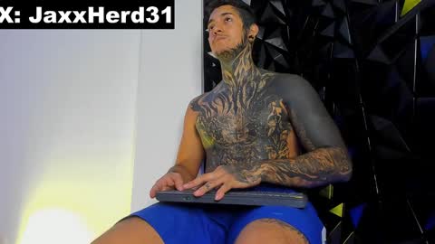 Snapshot of jaxxxonherd chatting on February 4, 3:00 am Michael online show from February 4, 3:00 am