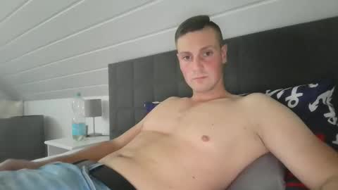 Snapshot of jayfex97 chatting on September 15, 1:56 pm jayfex97 online show from September 15, 1:56 pm