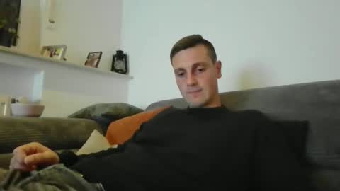 Snapshot of jayfex97 chatting on September 22, 8:19 pm jayfex97 online show from September 22, 8:19 pm