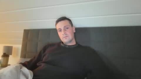 Snapshot of jayfex97 chatting on October 3, 3:17 pm jayfex97 online show from October 3, 3:17 pm