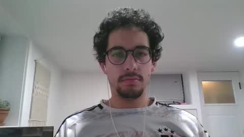Snapshot of jean_hard_ chatting on March 5, 4:46 am jean_hard_ online show from March 5, 4:46 am