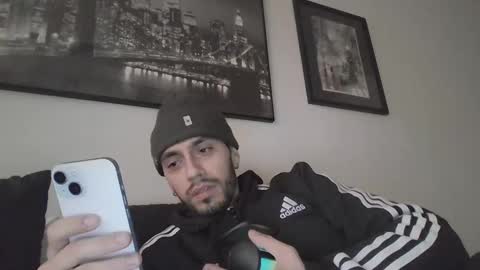 Snapshot of jeanpierbello7 chatting on February 24, 9:41 pm jean pier bello Silva online show from February 24, 9:41 pm