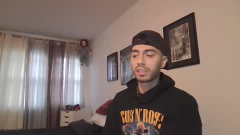 Snapshot of jeanpierbello7 chatting on December 10, 6:49 pm jean pier bello Silva online show from December 10, 6:49 pm