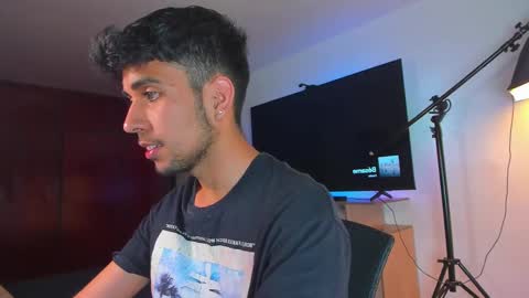 jei online show from September 25, 5:01 pm