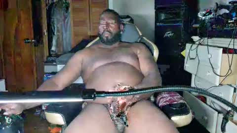 Snapshot of jeremiah0827 chatting on October 9, 12:37 am jeremiah0827 online show from October 9, 12:37 am