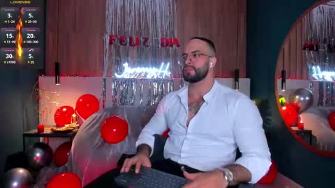 Snapshot of jeremy_harden chatting on February 14, 11:32 pm Jeremy online show from February 14, 11:32 pm