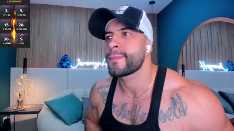 Snapshot of jeremy_harden chatting on January 22, 9:55 pm Jeremy online show from January 22, 9:55 pm