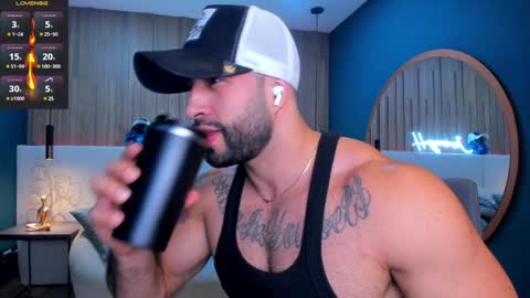Snapshot of jeremy_harden chatting on January 15, 10:46 pm Jeremy online show from January 15, 10:46 pm