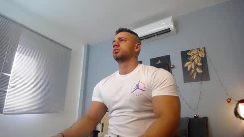 Snapshot of jeremylowe chatting on December 16, 1:11 pm Jeremy Lowe online show from December 16, 1:11 pm