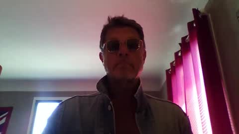 jerflor online show from April 9, 10:54 am